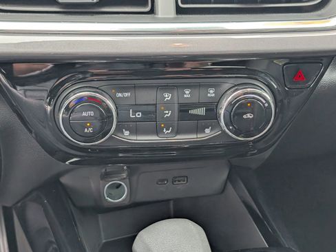 Used 2025 Chevrolet Trax ACTIV w/ Driver Confidence Package FWD image 27