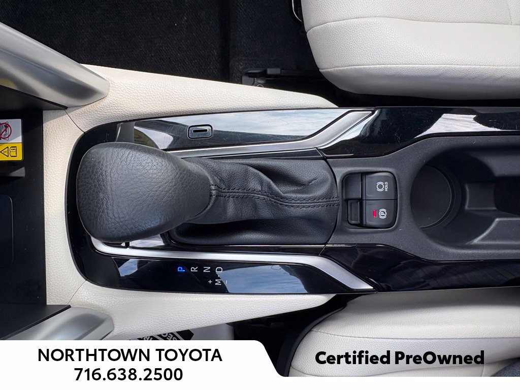 Used 2022 Toyota Corolla Cross XLE w/ Convenience Package AWD/4WD image 30