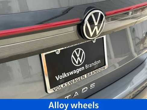 Certified 2026 Volkswagen Taos SE w/ Black Wheel Package FWD image 33