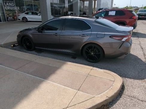 Used 2022 Toyota Camry XSE image 9