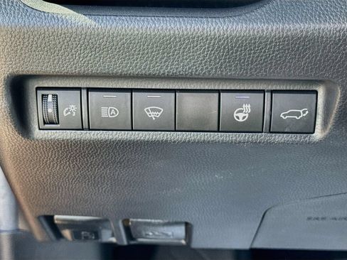 Used 2021 Toyota RAV4 XLE w/ Convenience Package AWD/4WD image 10