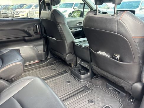 Used 2021 Toyota Sienna XSE w/ XSE Plus Package FWD image 17