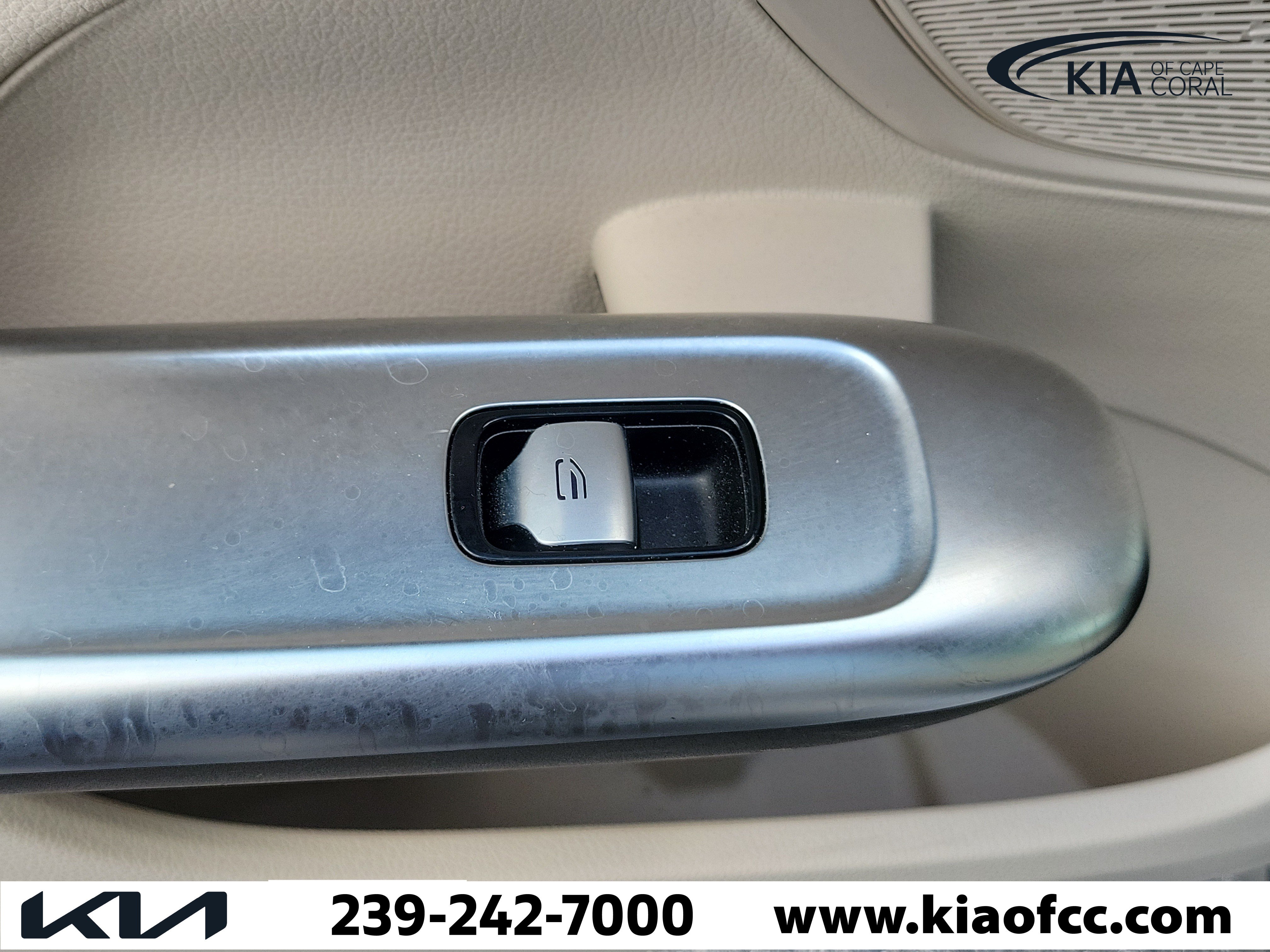 Used 2022 Mercedes-Benz C 300 4MATIC Sedan image 15