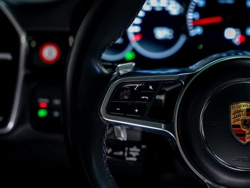 Used 2022 Porsche Cayenne S Platinum image 43