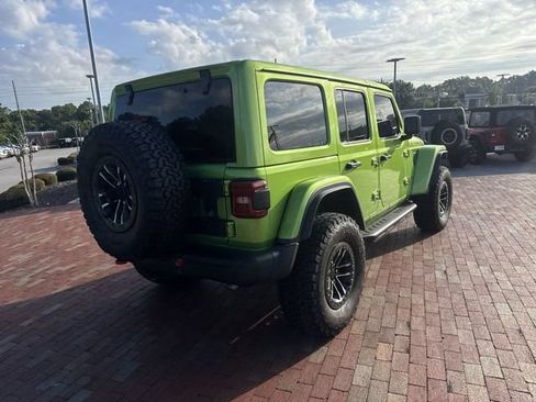 Used 2025 Jeep Wrangler Unlimited Rubicon AWD/4WD image 14
