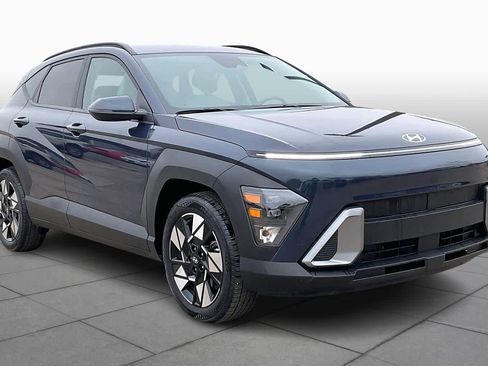Used 2024 Hyundai Kona SEL image 2