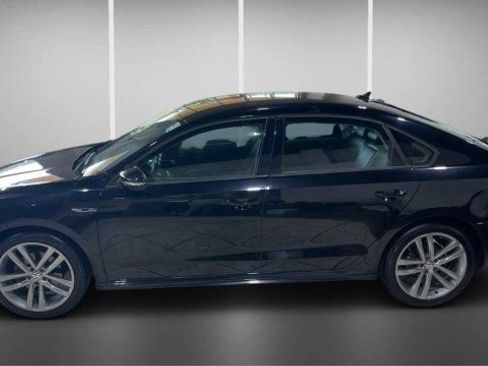Used 2018 Volkswagen Passat 2.0T R-Line FWD image 13