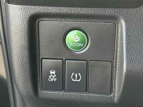 Used 2019 Honda HR-V LX image 9