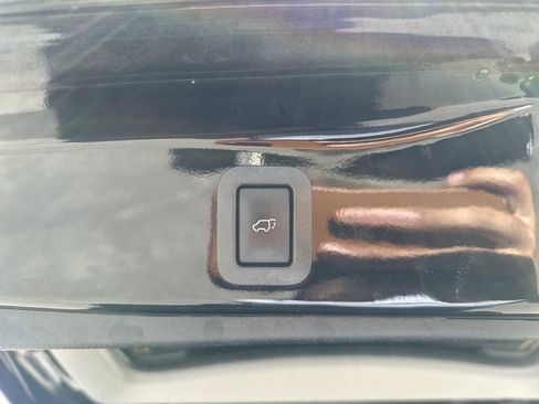 Used 2018 Toyota Highlander XLE FWD image 26