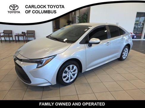 Used 2026 Toyota Corolla LE FWD image 3