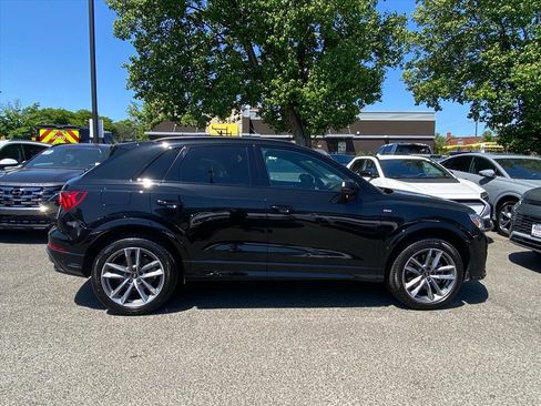 Used 2024 Audi Q3 2.0T Premium AWD/4WD image 2