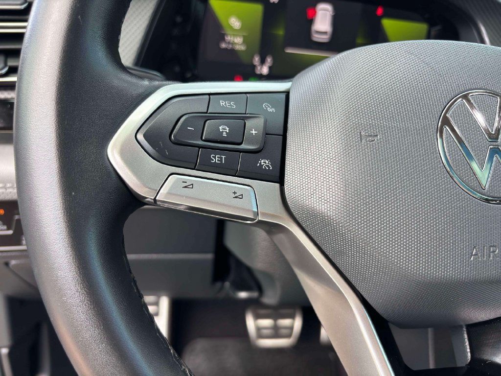 Used 2024 Volkswagen Atlas Peak Edition SE AWD/4WD image 24