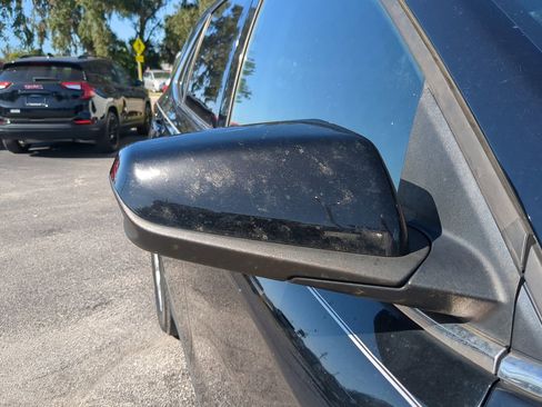 Used 2020 Chevrolet Equinox LT w/ Driver Convenience Package image 11