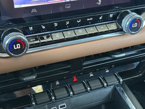 Used 2024 GMC Canyon AT4 w/ AT4 Premium Package image 31