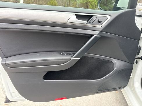 Used 2017 Volkswagen Golf Wolfsburg Edition image 14