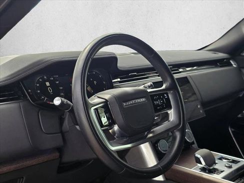 Used 2023 Land Rover Range Rover Long Wheelbase SE image 8