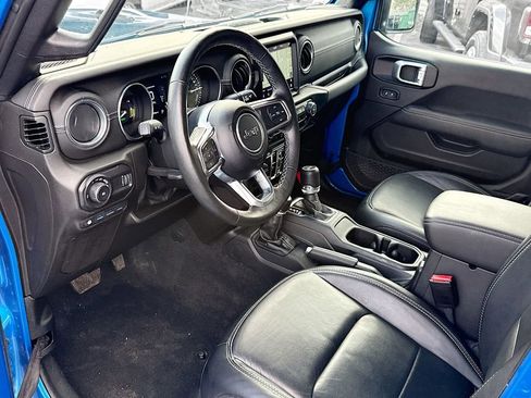 Used 2023 Jeep Wrangler Unlimited Sahara w/ Cold Weather Group image 28