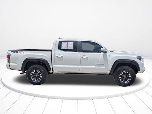 Used 2022 Toyota Tacoma TRD Off-Road w/ Technology Package RWD image 3