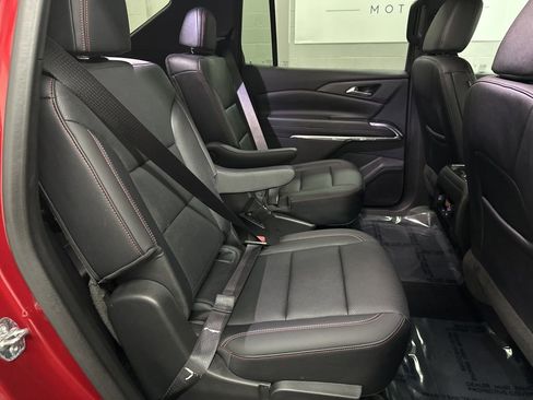 Used 2025 Chevrolet Traverse Z71 image 21