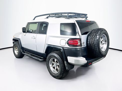 Used 2007 Toyota FJ Cruiser 2WD image 5