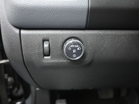 Used 2017 Chevrolet Colorado Z71 RWD image 12