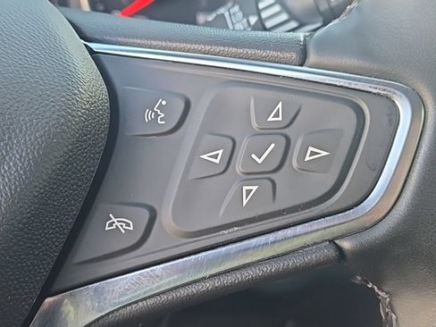 Certified 2024 Chevrolet Equinox LT FWD image 17