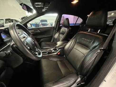 Used 2016 Honda Accord Sport image 21