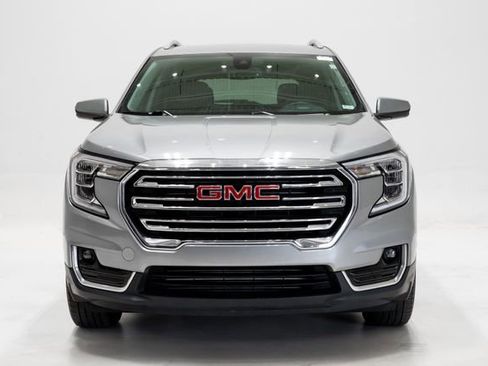 Used 2024 GMC Terrain SLT AWD/4WD image 4