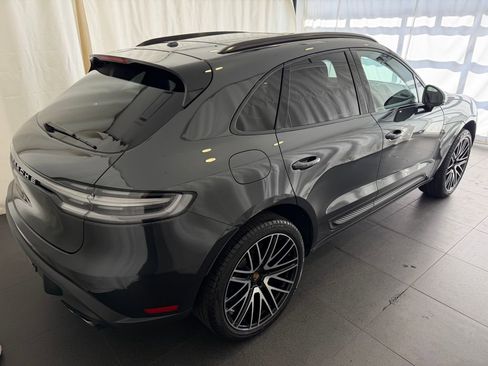 Certified 2026 Porsche Macan AWD/4WD image 9