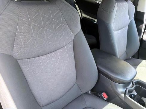 Used 2019 Toyota RAV4 XLE w/ Convenience Package AWD/4WD image 9