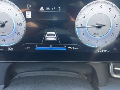 Used 2025 Hyundai Elantra SEL FWD image 9