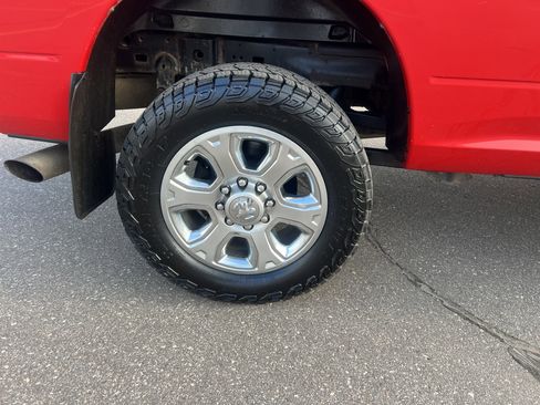 Used 2015 RAM 2500 SLT w/ Luxury Group image 9