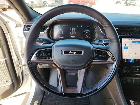 Used 2023 Jeep Grand Cherokee Summit image 18