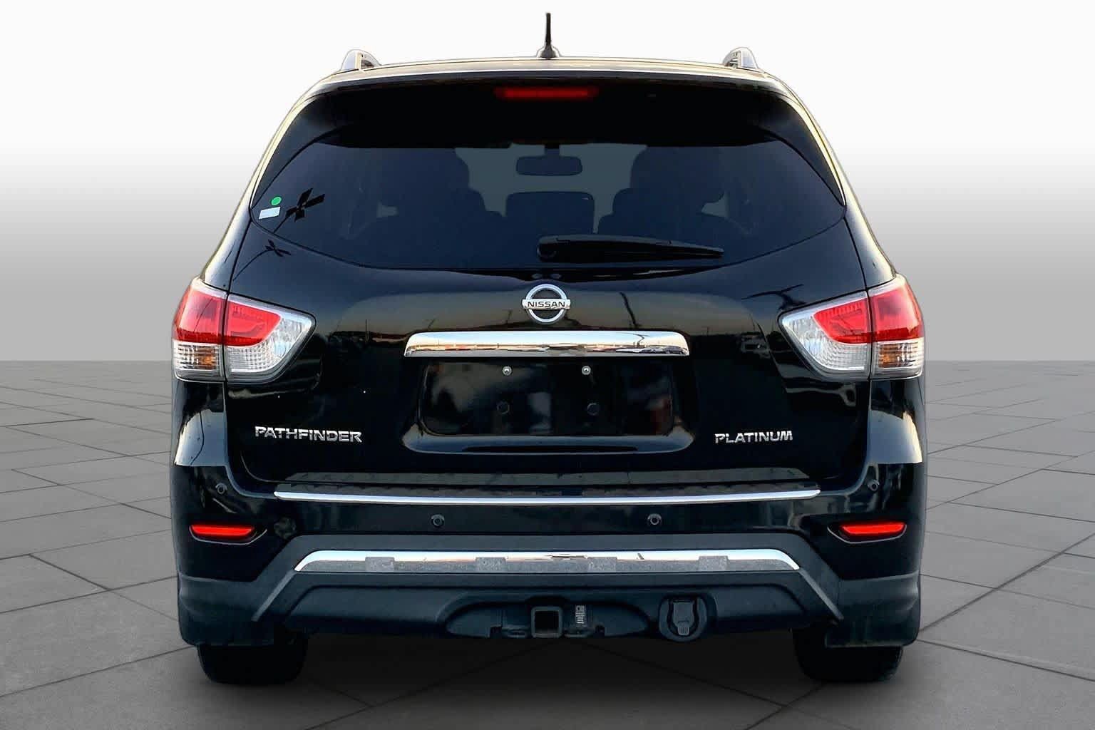 Used 2015 Nissan Pathfinder Platinum w/ Cargo Package FWD image 5