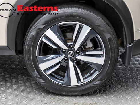 Used 2022 Nissan Rogue SL w/ SL Premium Package image 10