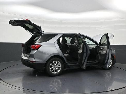 Used 2023 Chevrolet Equinox LS FWD image 31