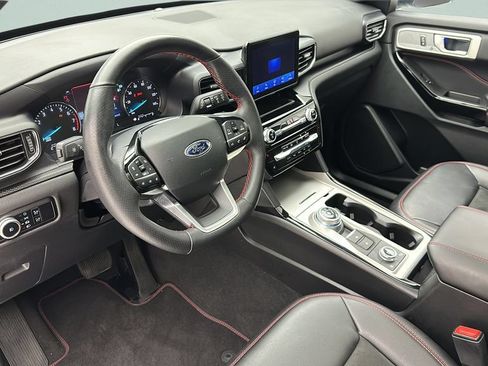 Used 2023 Ford Explorer ST-Line w/ Class IV Trailer Tow Package AWD/4WD image 11
