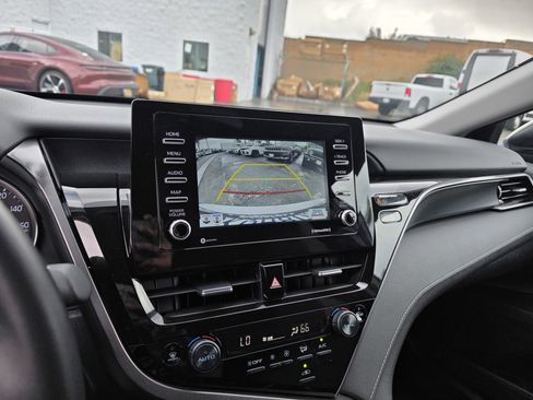 Used 2024 Toyota Camry SE image 17