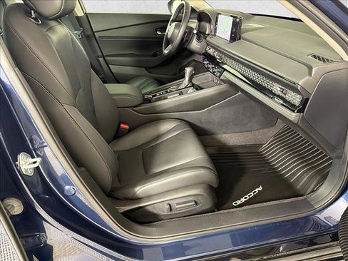 Used 2023 Honda Accord Touring image 15