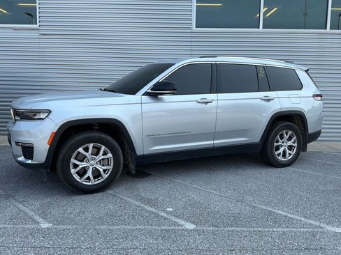 Used 2022 Jeep Grand Cherokee L Limited w/ Luxury Tech Group II AWD/4WD image 6