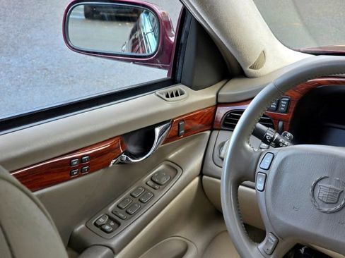 Used 2002 Cadillac De Ville w/ Comfort/Convenience Pkg image 15