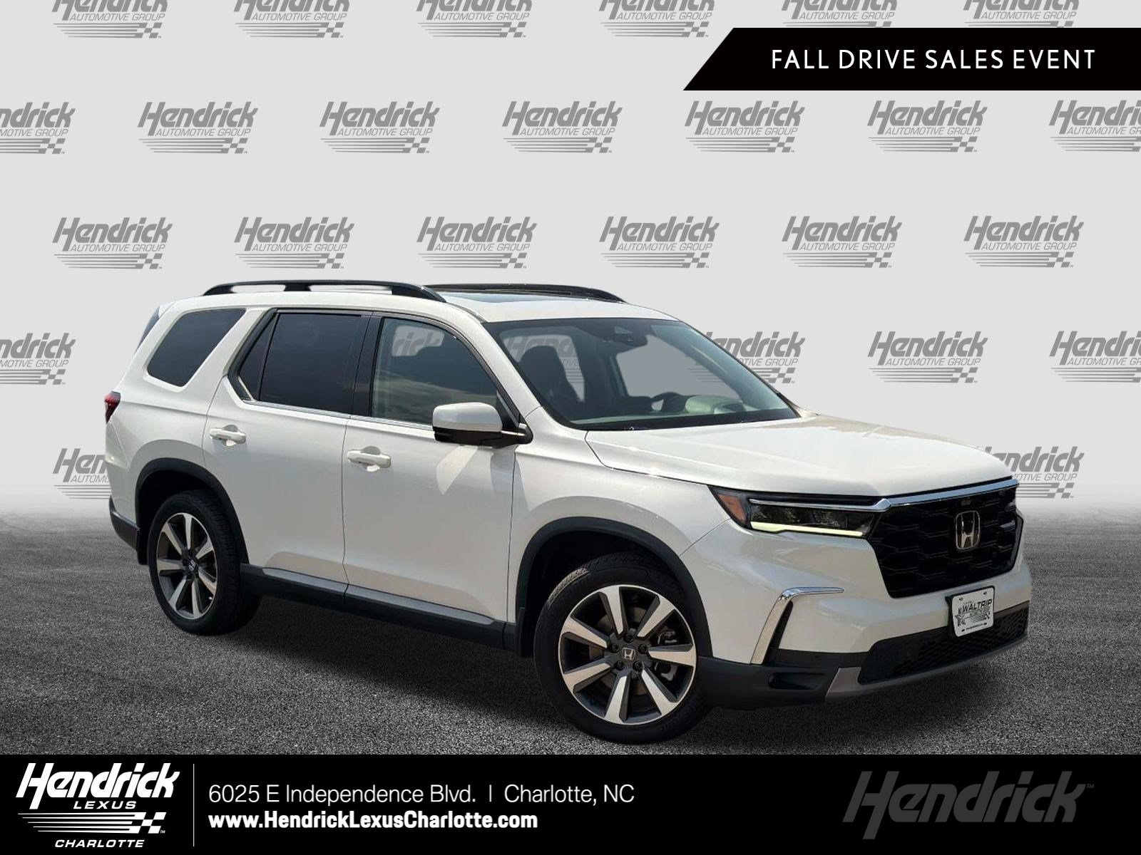 Used 2025 Honda Pilot Elite image 1