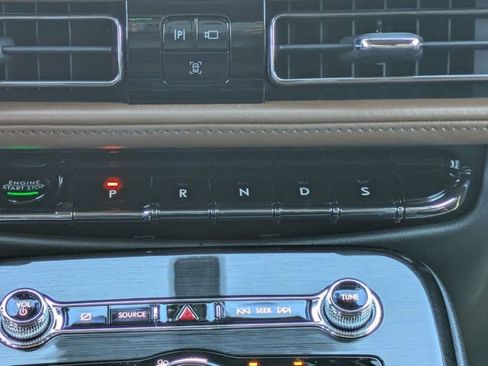 Used 2022 Lincoln Nautilus Reserve FWD image 18