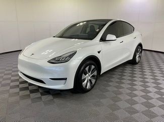 Used 2021 Tesla Model Y Long Range image 1