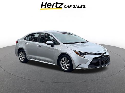 Used 2025 Toyota Corolla LE image 1