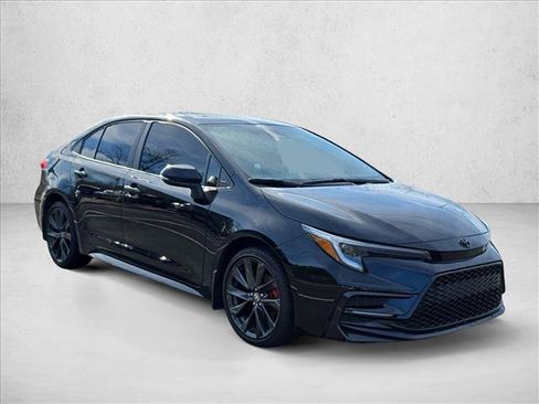 Used 2024 Toyota Corolla SE image 3