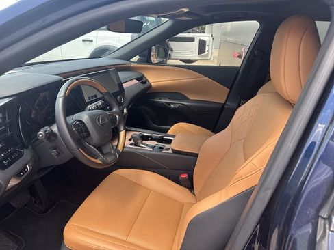 Used 2025 Lexus RX 350 Premium w/ Accessory Package (Z1) image 3