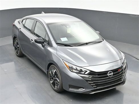 New 2025 Nissan Versa SR w/ Trunk Package image 35