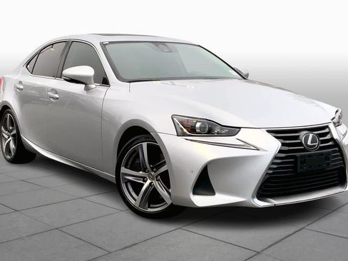 Used 2017 Lexus IS 200t image 2