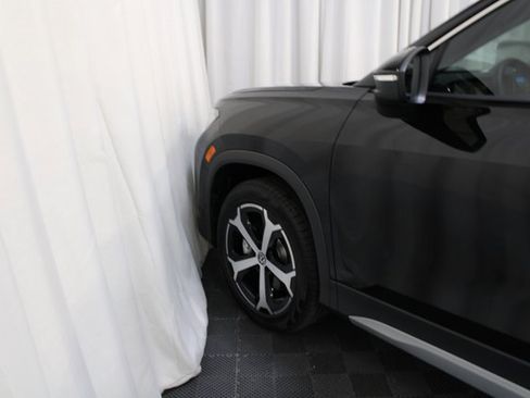 New 2025 Volkswagen Tiguan SE image 19